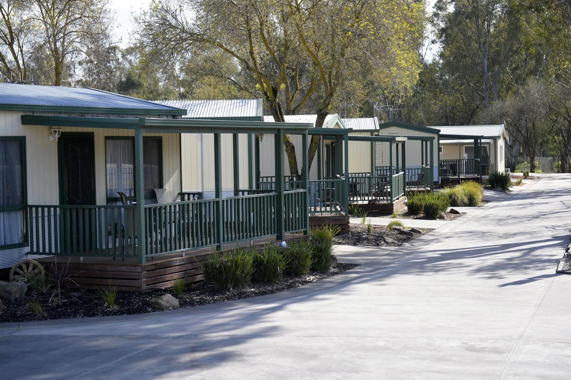 Riverside Cabin Park Shepparton Exterior photo